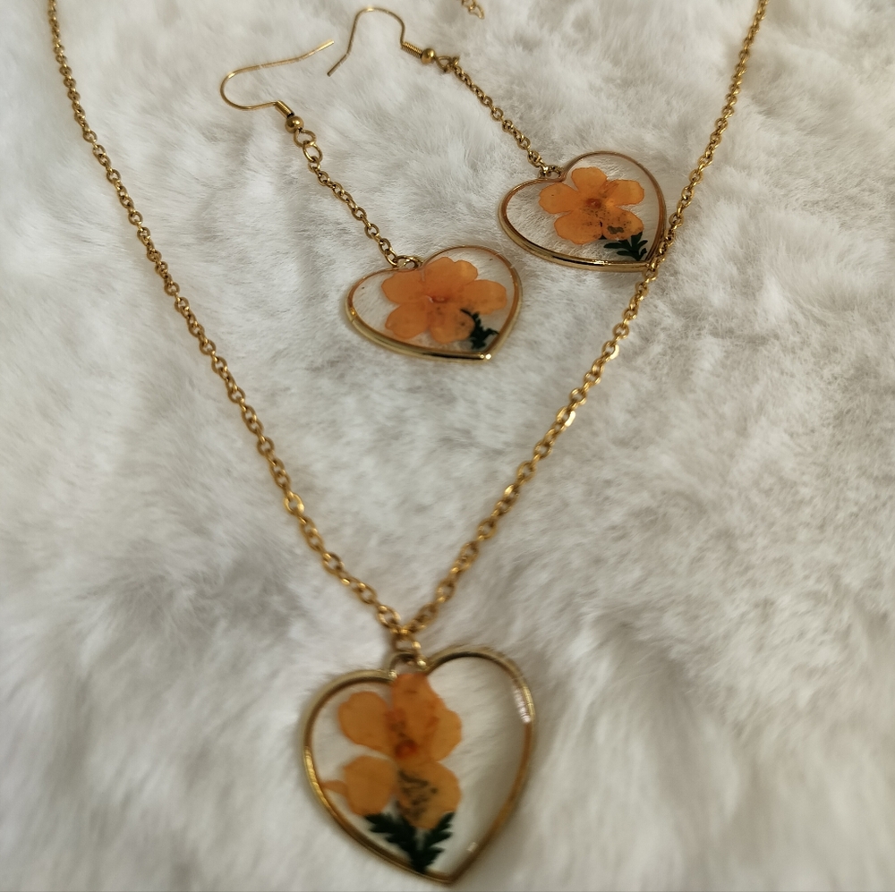 Gold Necklace Set With Natural Resin Preserved  Flower Heart and Earrings
